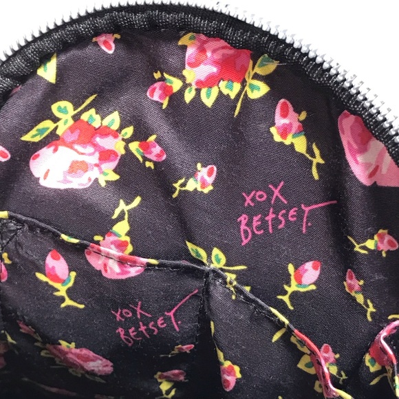 Betsey Johnson Small White Quilted Backpack - Picture 8 of 14